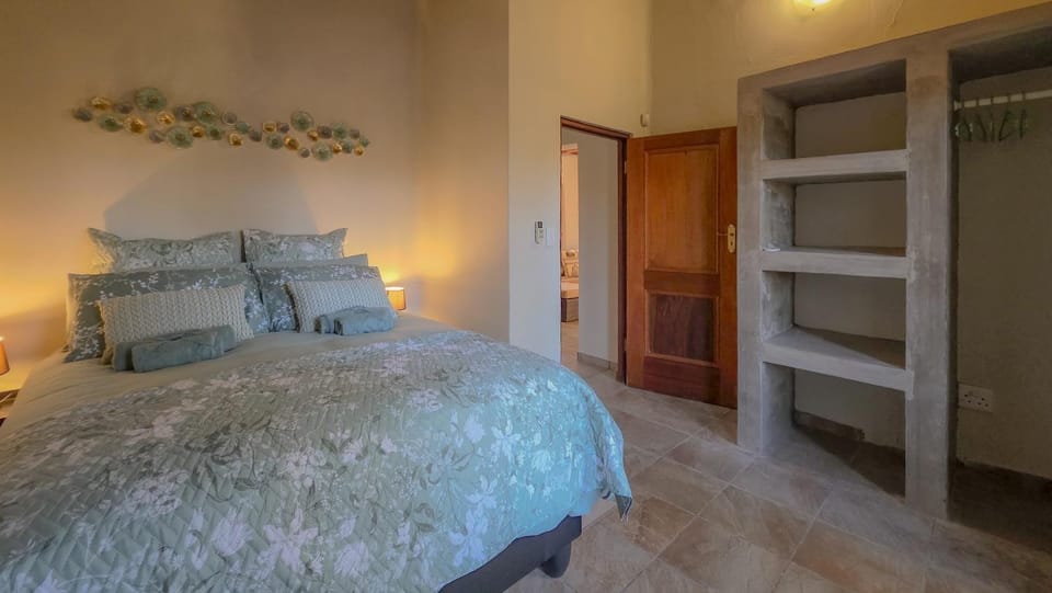 Bed, Photo of the whole room, wardrobe