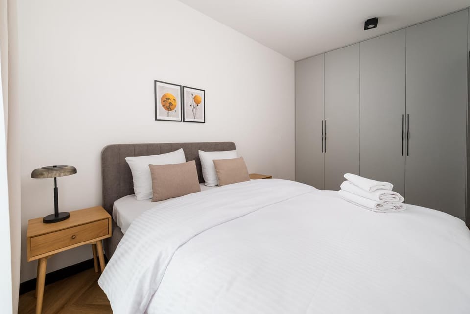 Bed, Photo of the whole room, Bedroom, towels, wardrobe