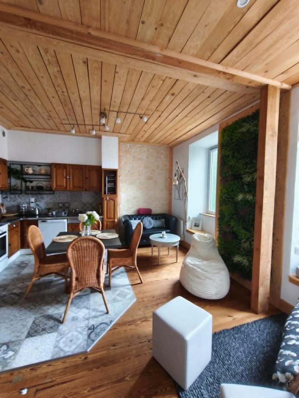 Communal kitchen, kitchen