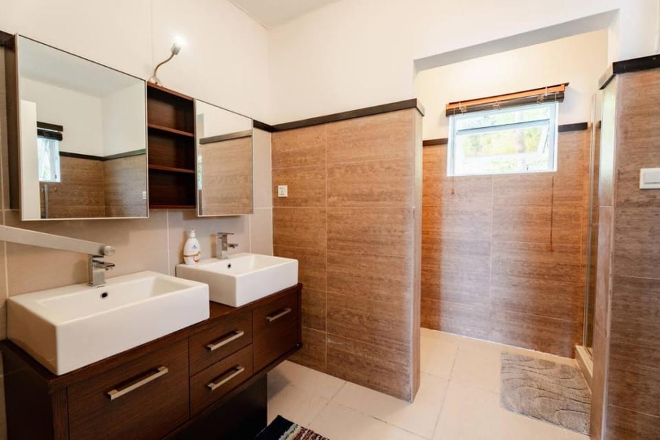 Seaview Villa - 4 Chambres, Vue Mer & Piscine Privée Villa in Rivière Noire District, Mauritius
