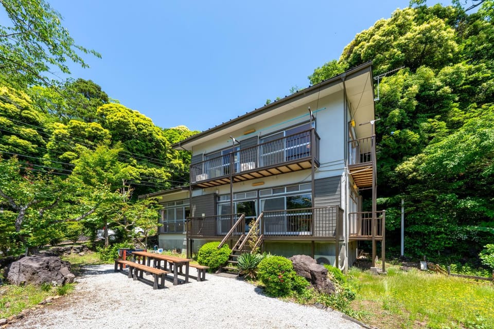 Property building, Day, Natural landscape, Garden, Garden view