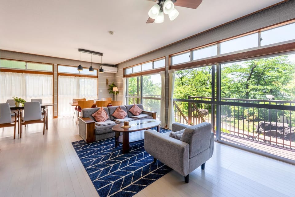 Patio, Garden, View (from property/room), Balcony/Terrace, Living room, Seating area, Dining area, Garden view