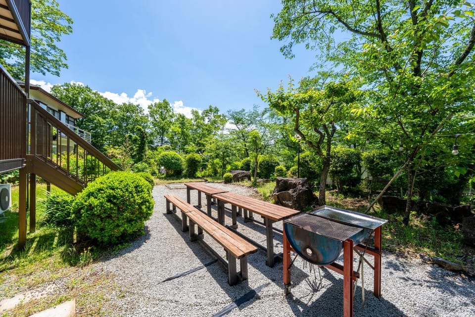 Property building, Facade/entrance, Spring, Day, Natural landscape, BBQ facilities, BBQ facilities, Garden, Garden view