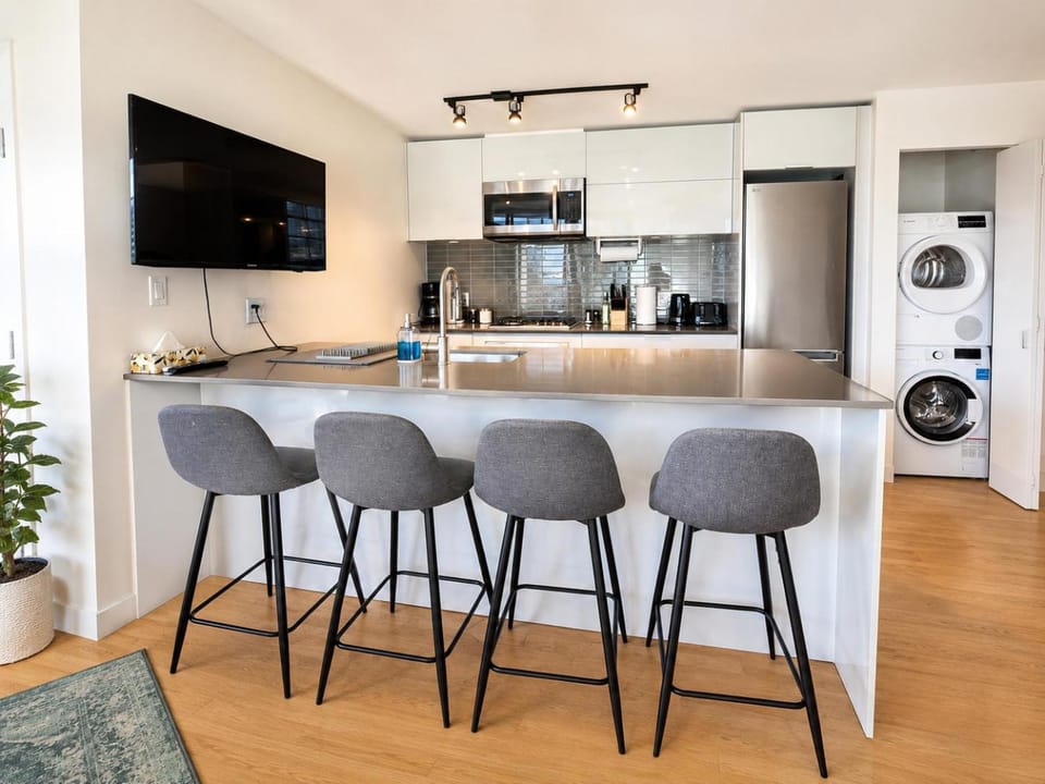 Kitchen or kitchenette, stove, kitchen, kitchen