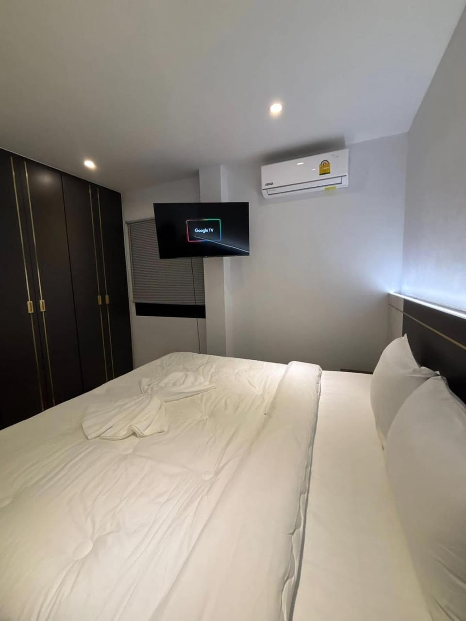 TV and multimedia, Bedroom, wardrobe, air conditioner