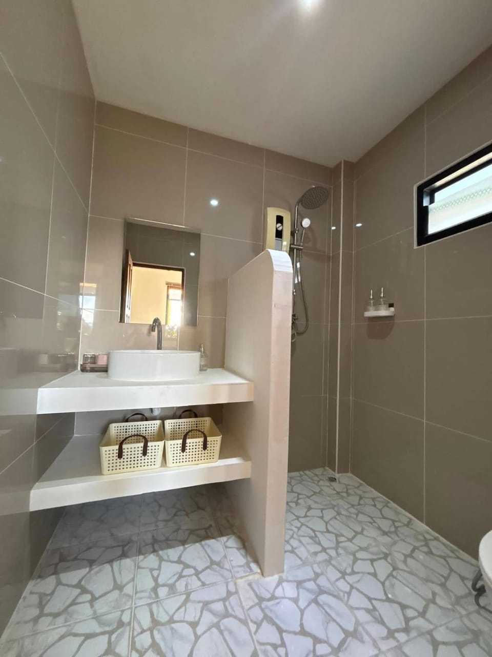 Shower, Toilet, Bathroom