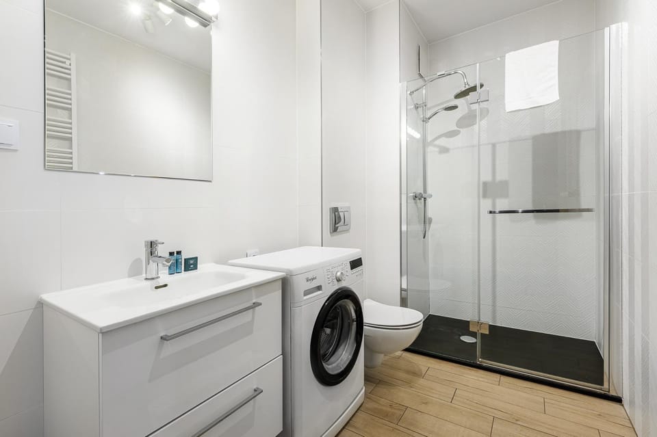 Shower, Toilet, Bathroom, washing machine