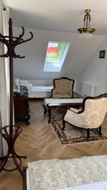 Galeria trunków regionalnych Michał Olszewski i Apartamenty Apartment in Masovian Voivodeship