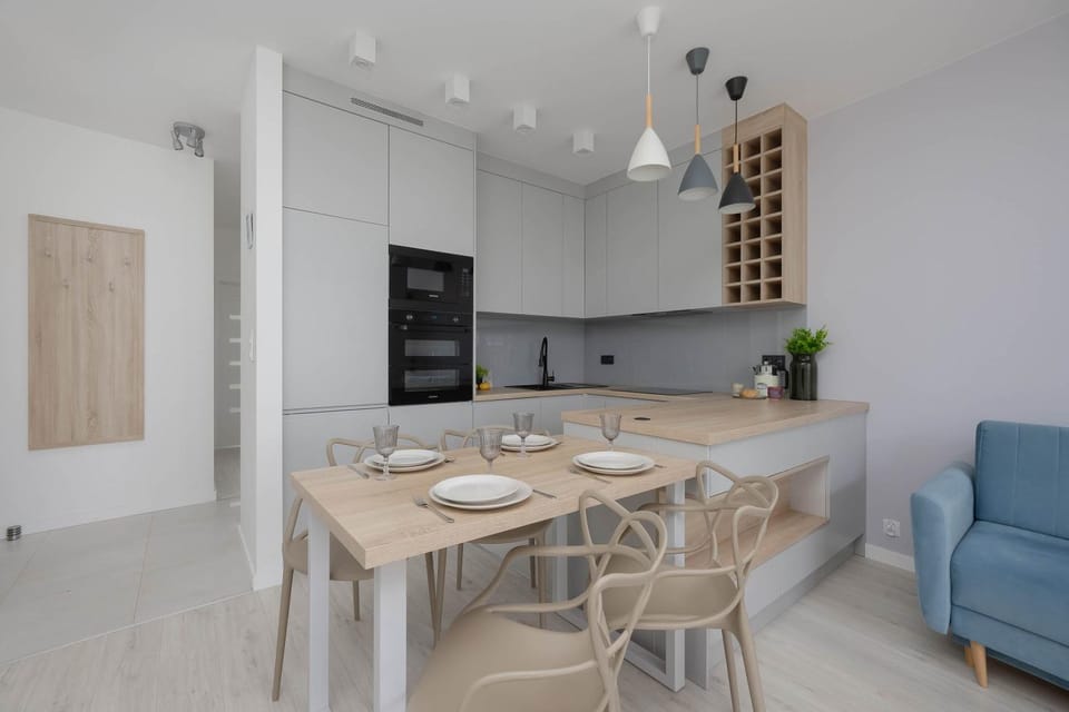 Kitchen or kitchenette, Living room, Seating area, Dining area
