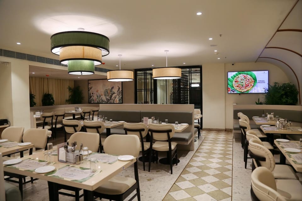 Restaurant/places to eat, Food and drinks