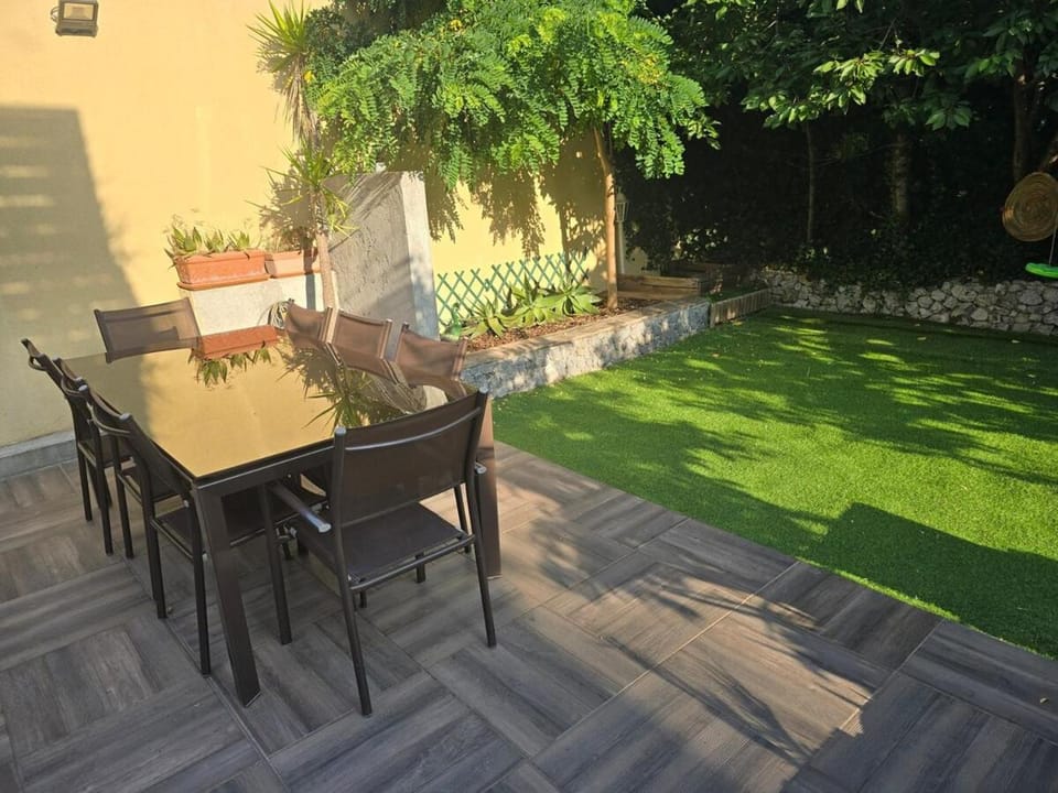 Monaco-plages 20min Rez de villa indépendant 60m2 jardin clim réversible parking privé wifi House in 06340 La Trinité, France