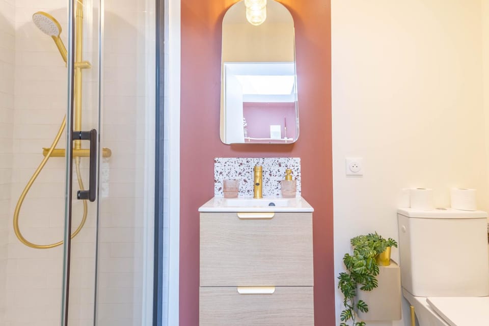 Shower, Bathroom