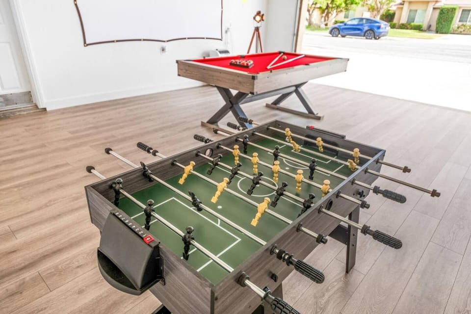 Estrella Escape | Pool, Spa & Game Room Fun House in Desert Hot Springs
