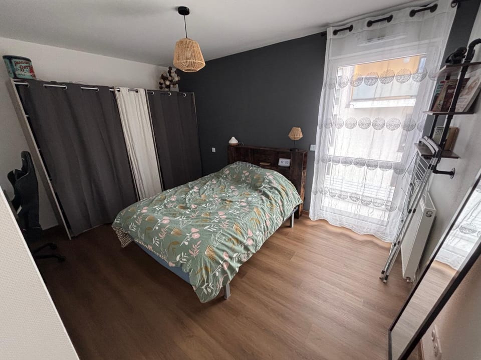 Bed, Photo of the whole room, Bedroom