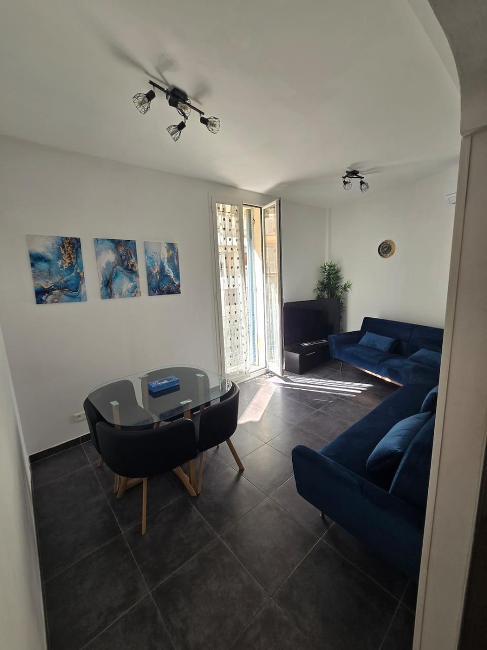 Monaco 50m Renovated 2 room apartment fully equipped airconditioning WiFi Apartment in French Riviera