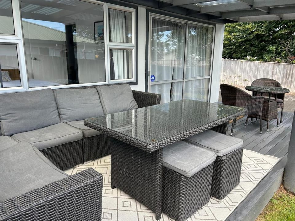 3 bedroom Home with Large Yard & Garage House in Taupo