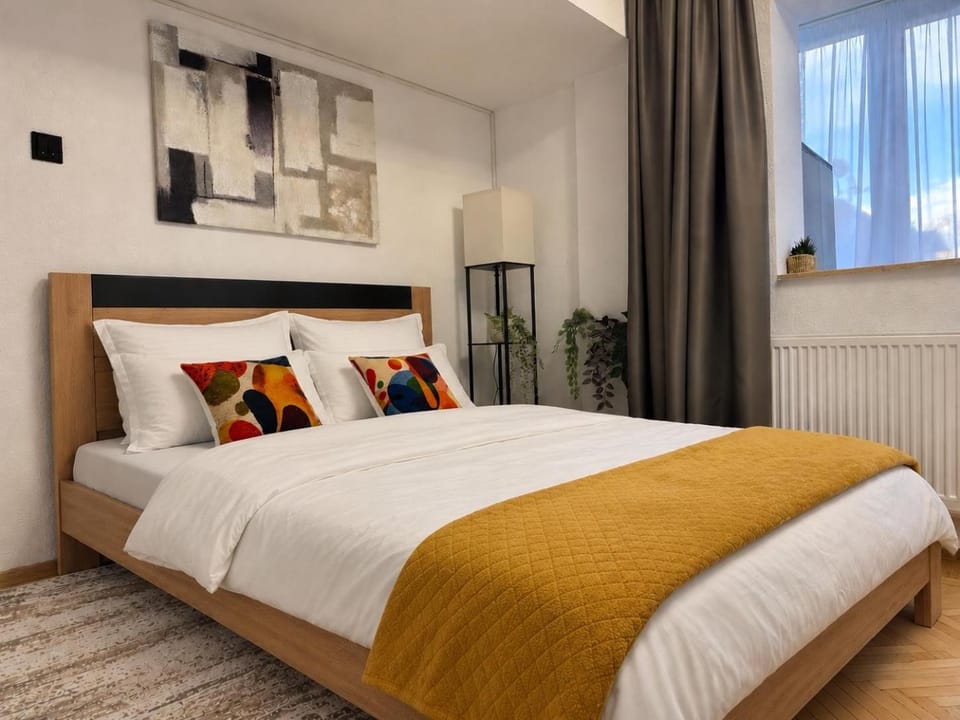 Bed, Photo of the whole room, Bedroom, internet