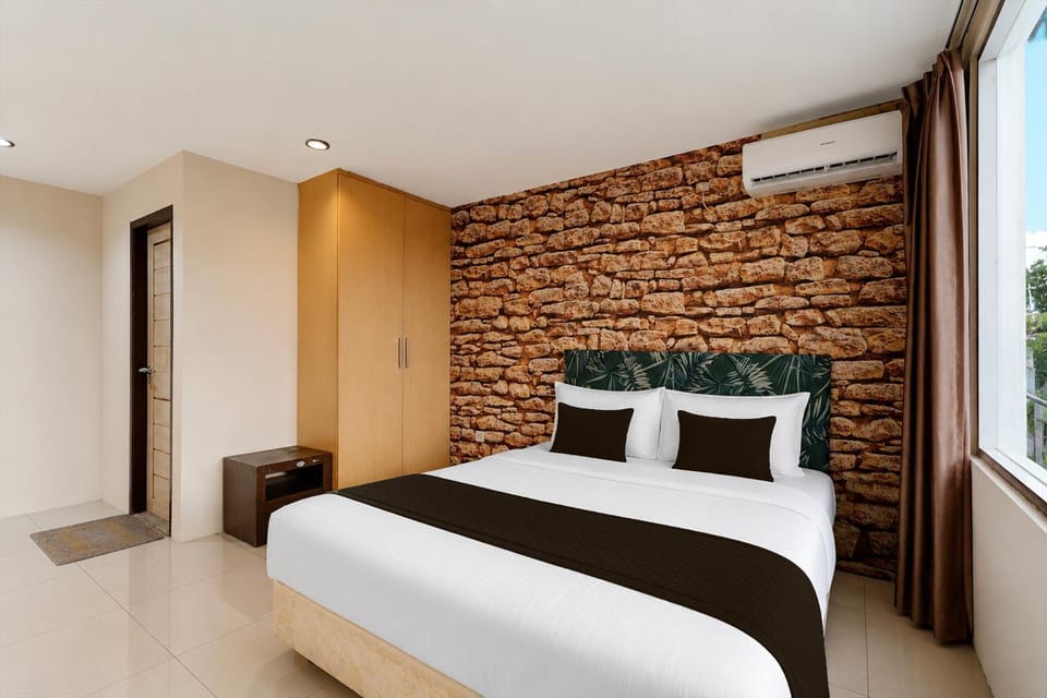 Bed, Photo of the whole room, Bedroom, wardrobe, air conditioner