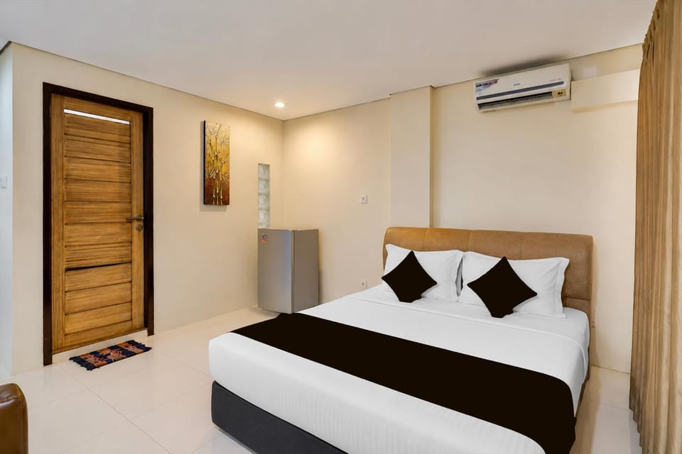 Bed, Photo of the whole room, Bedroom, air conditioner