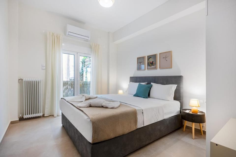The Athenian Cedar Apartment in Athens