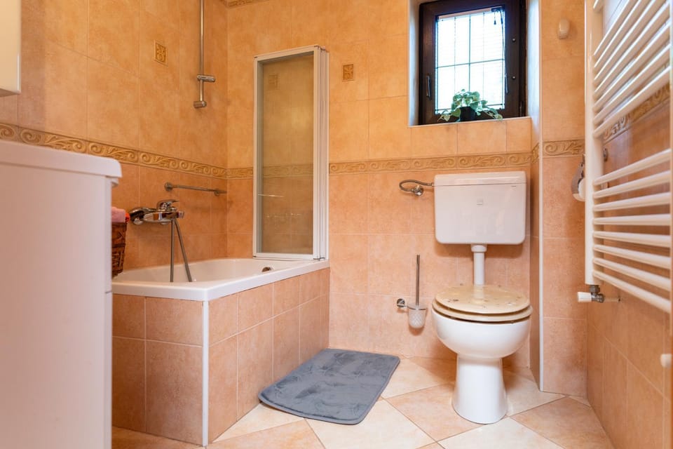 Toilet, Bathroom