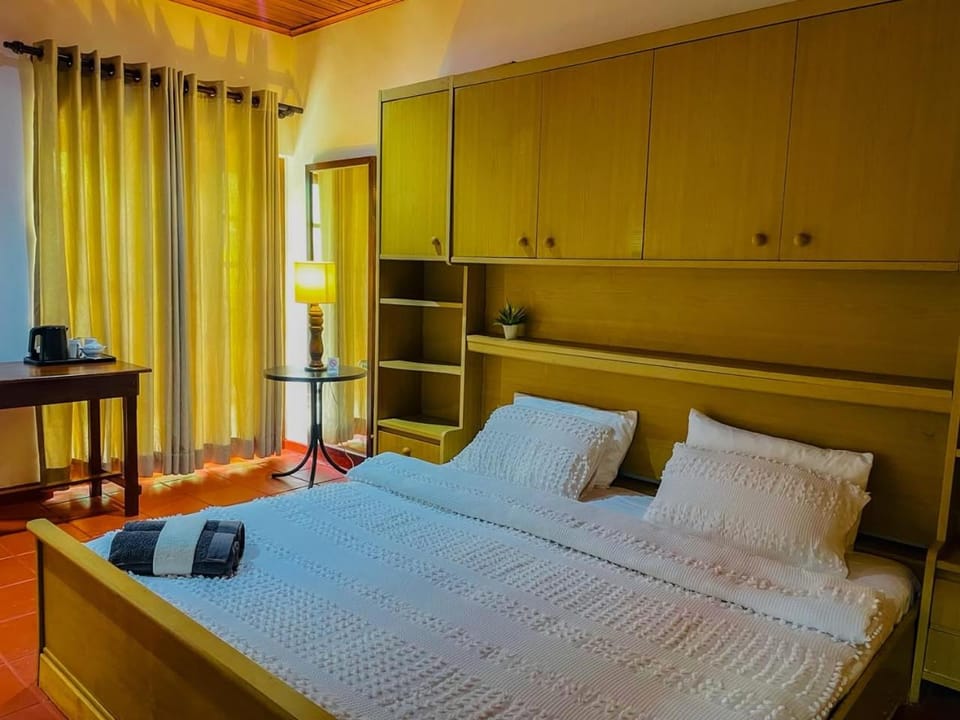 Forever Life Ambuluwawa Hotel in Central Province