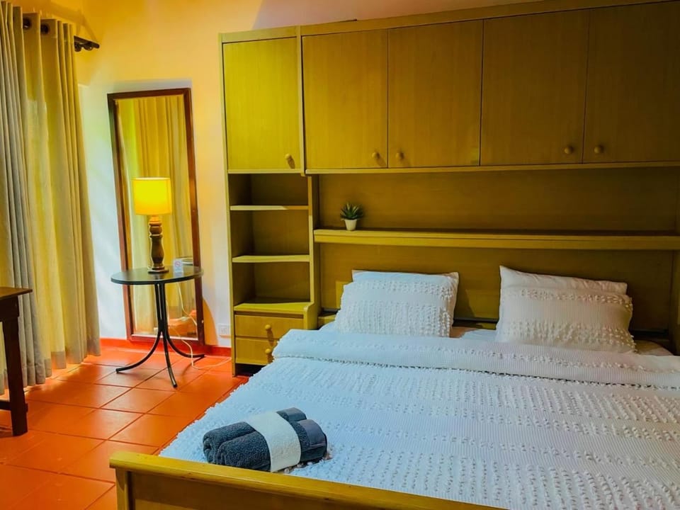 Forever Life Ambuluwawa Hotel in Central Province