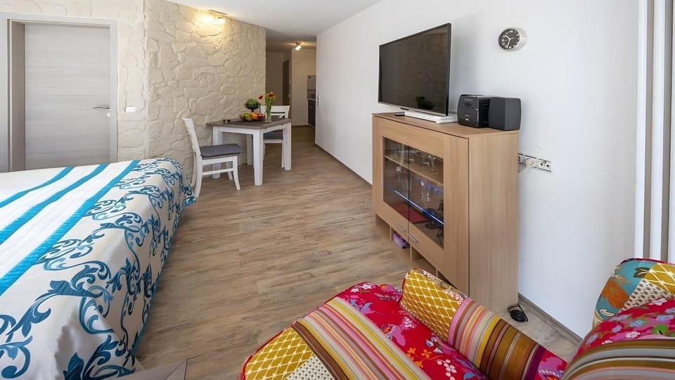 Living room, Bedroom