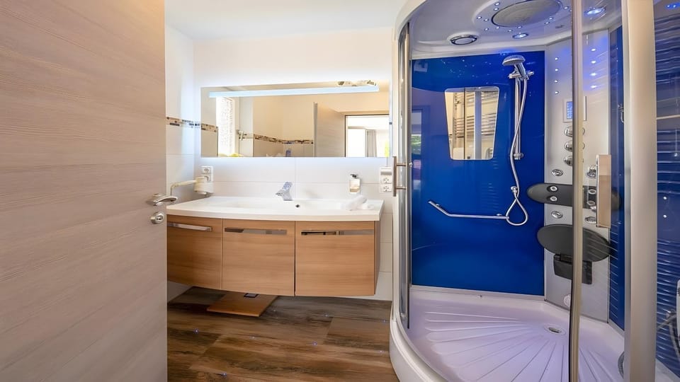 Bathroom, Living room