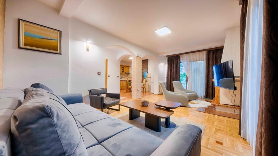 TV and multimedia, Living room, Seating area