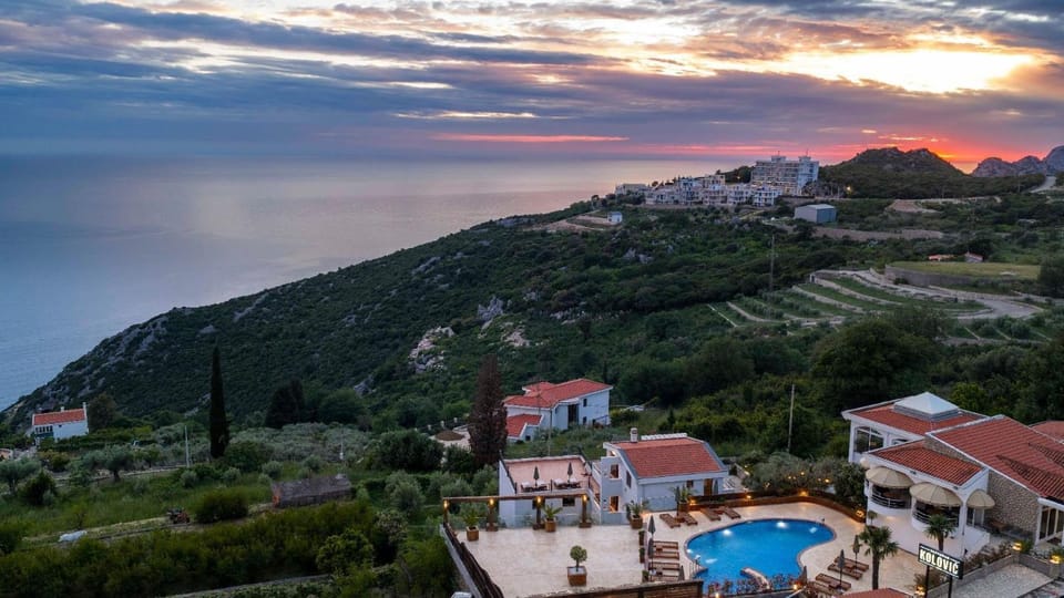 Property building, Natural landscape, Bird's eye view, Mountain view, Sea view
