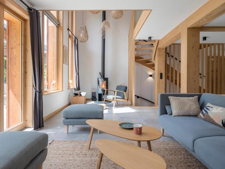 Chalet Marshall - Private Sauna - BBQ - 6 Minutes from Chamonix - By Cozee Rentals Chalet in Les Houches