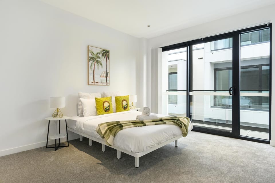 Stylish Brand New 3-Level 3BR Home & Sleeps 10 House in Sydney
