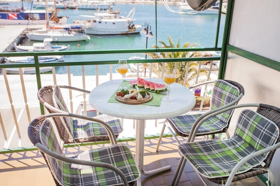 Apartments Lapov - first row to the sea Apartment in Tisno