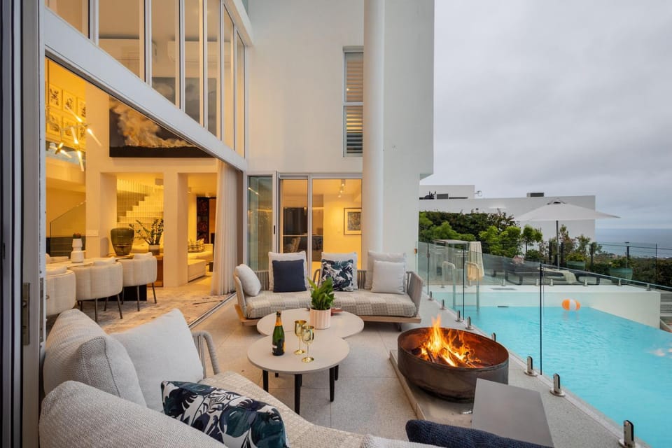 Patio, Natural landscape, View (from property/room), Balcony/Terrace, Seating area, Pool view, Swimming pool, sunbed