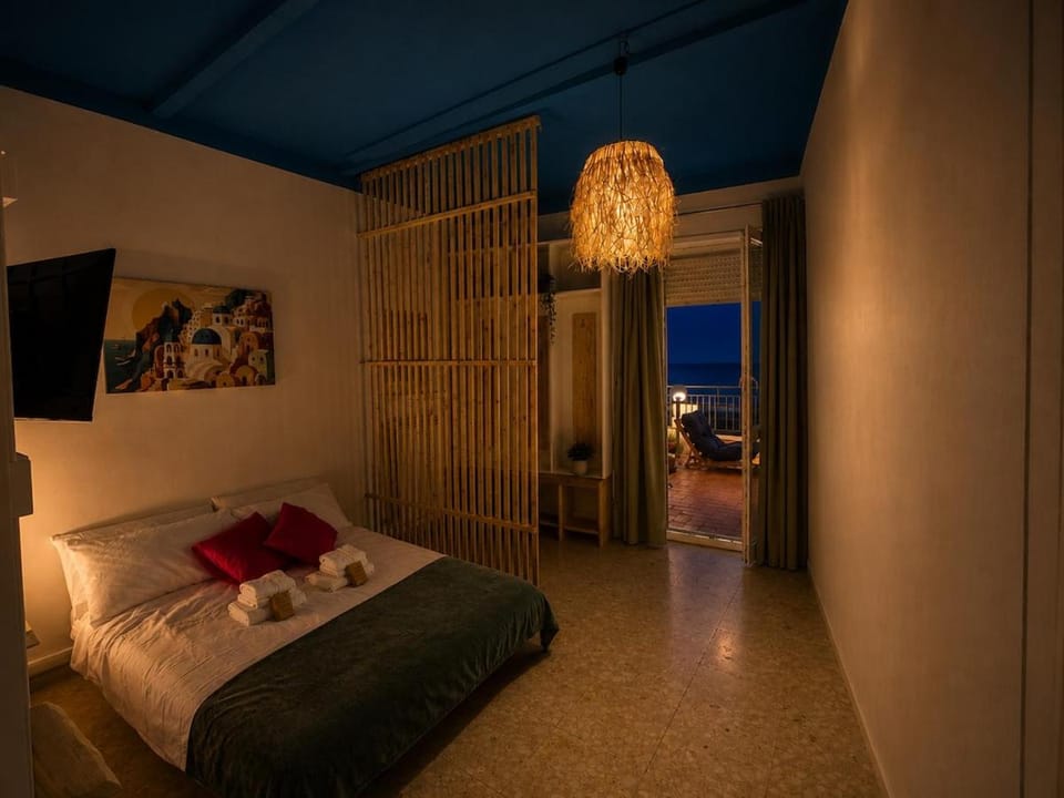 Waterfront Circe - sea view, free parking Apartment in Terracina