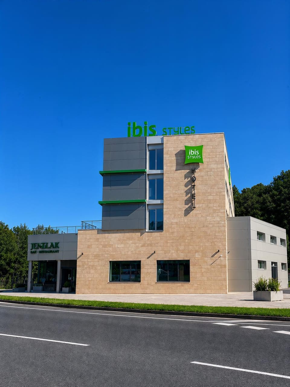 Property building, Facade/entrance, Off site