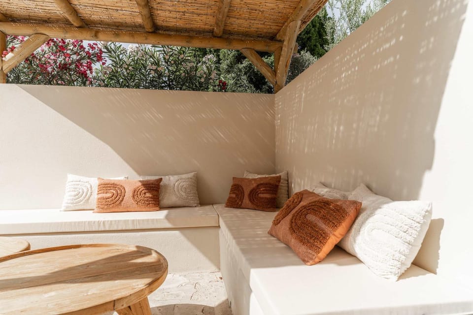 Patio, Seating area