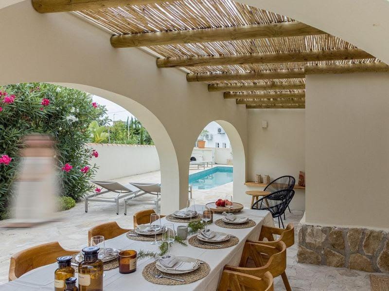 Dining area, Swimming pool
