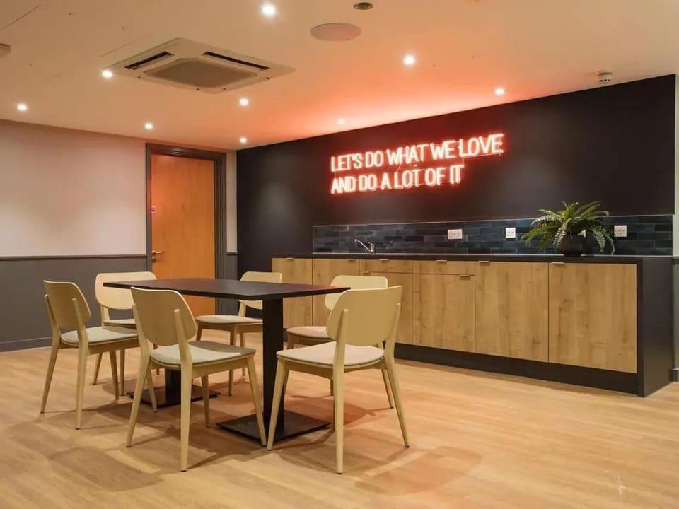 For Students Only - The Curve in London Apartment in London