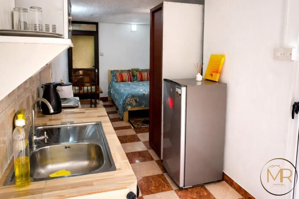 Bed, Kitchen or kitchenette