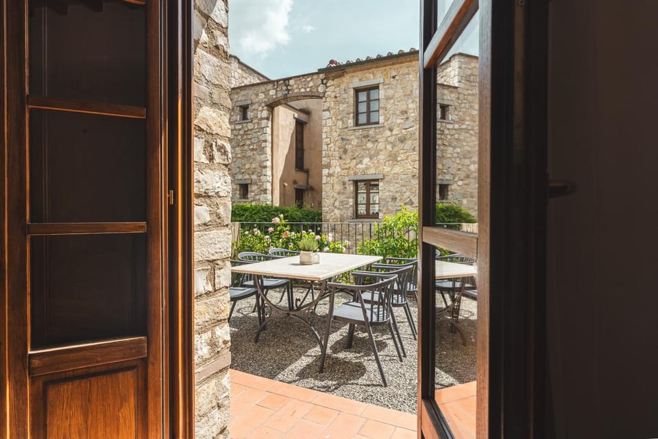 Borgo di Gaiole - Gerenoveerd stijlvol Toscaans huis met zwembad, vlakbij Siena & Florence Villa in Gaiole in Chianti