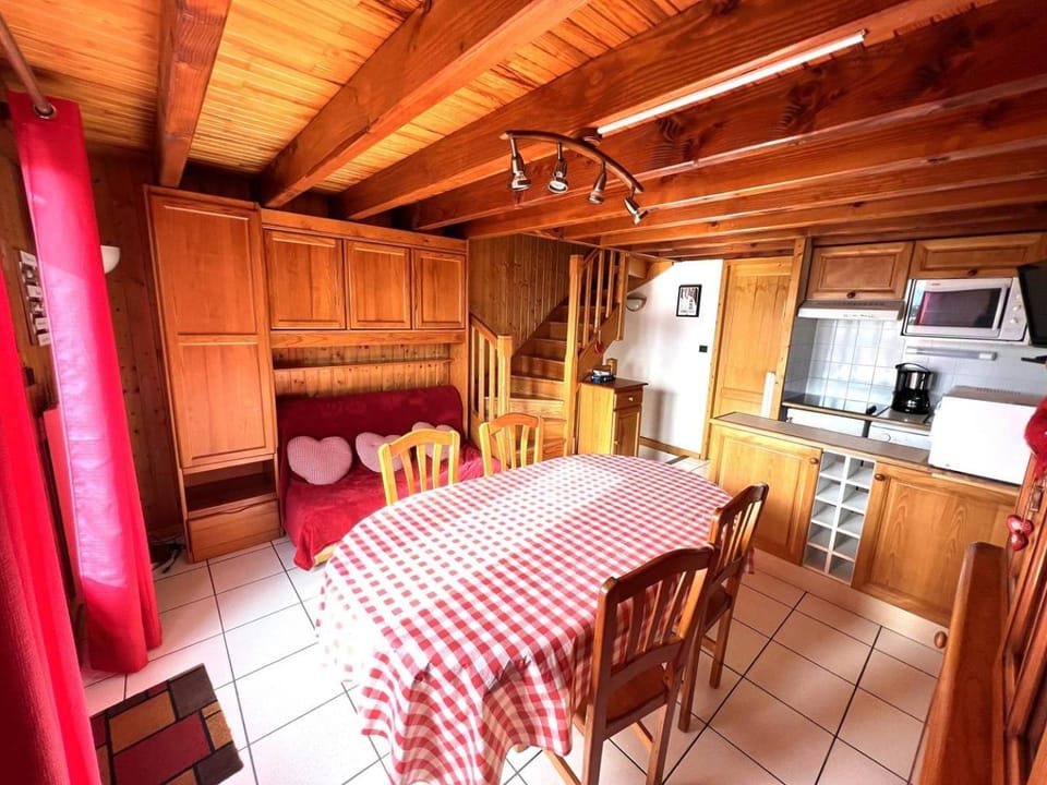 AGREABLE CHALET MITOYEN 8 COUCHAGES SUR PYRENEES 2000 Villa in Bolquère