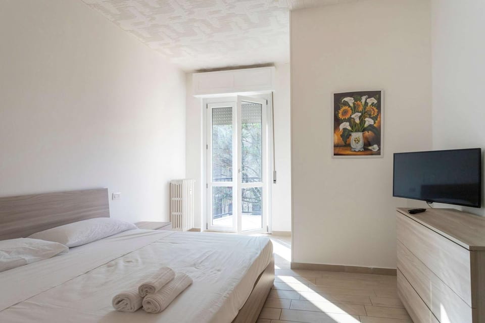 Communal lounge/ TV room, Bed, TV and multimedia, Photo of the whole room, Evening entertainment, Bedroom, towels