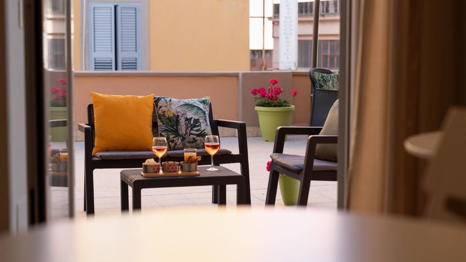 Patio, View (from property/room), Balcony/Terrace, Living room