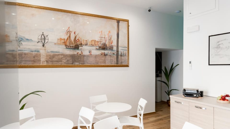 Living room, Decorative detail, Seating area