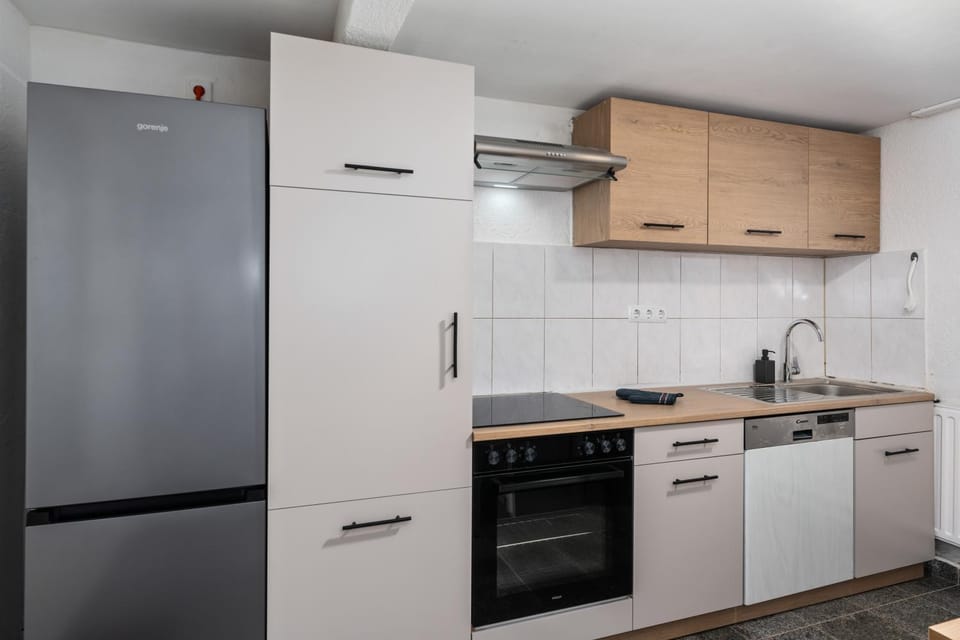 Kitchen or kitchenette, kitchen