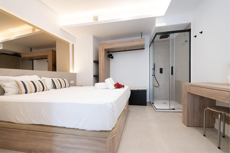 Shower, Bed