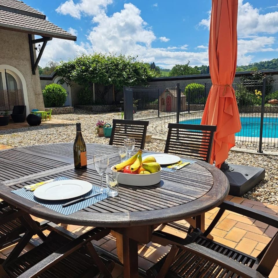 Charmante maisonnette avec piscine partagée House in Auvergne-Rhône-Alpes