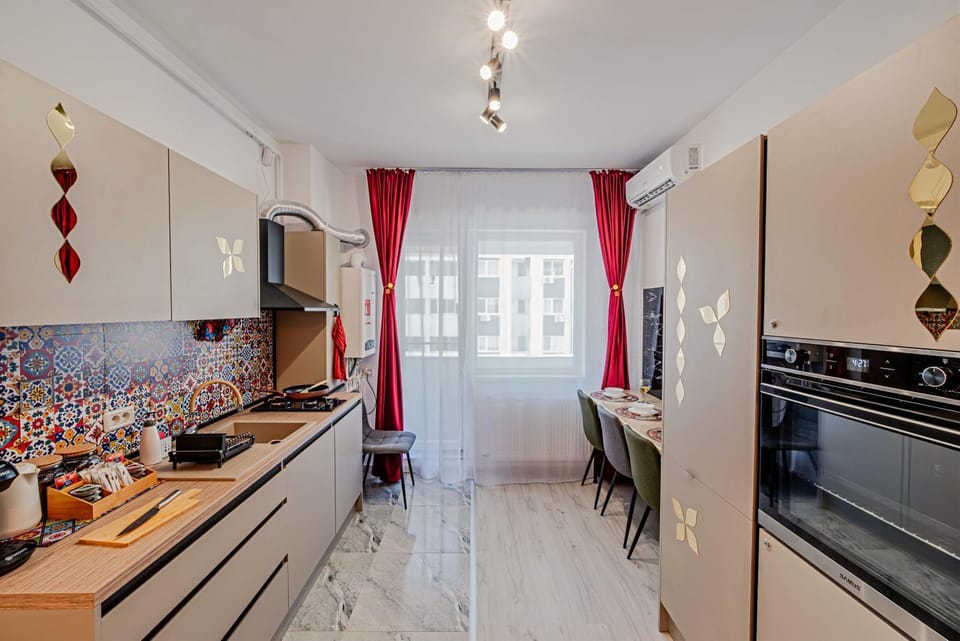 Kitchen or kitchenette, kitchen, kitchen